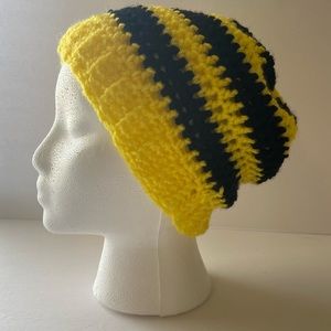 Beanie slouchy crochet handmade new black yellow